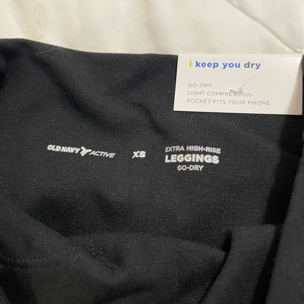 Old Navy Active Go-Dri 7/8 length leggings size xs